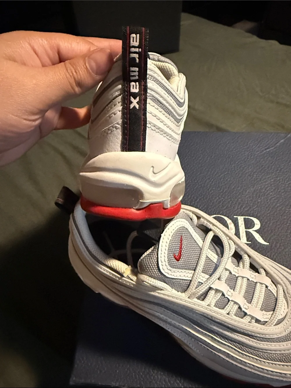 Nike streamlined air